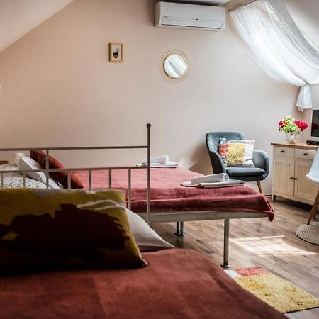 Vagi Apartment Sarvar Luaran gambar