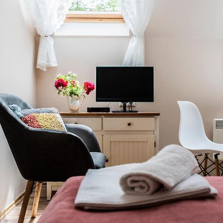Vagi Apartment Sarvar Luaran gambar
