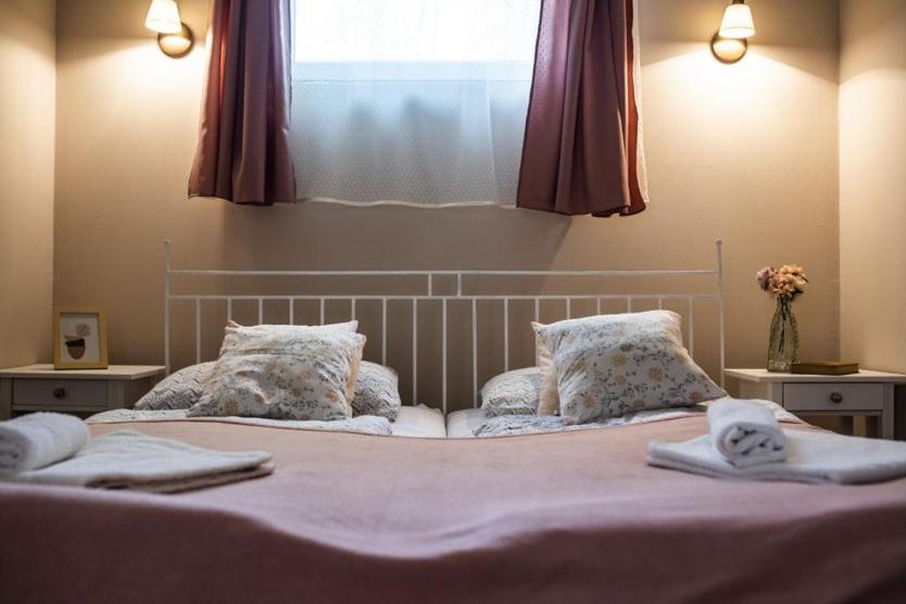 Vagi Apartment Sarvar Luaran gambar