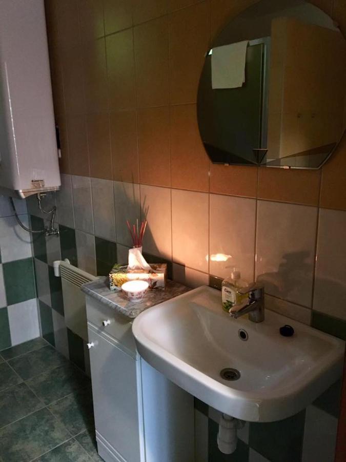 Vagi Apartment Sarvar Luaran gambar